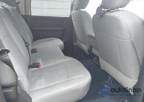 2016 Ram 1500 St z USA, uszkodzony, nr VIN 1C6RR7KM5GS206345